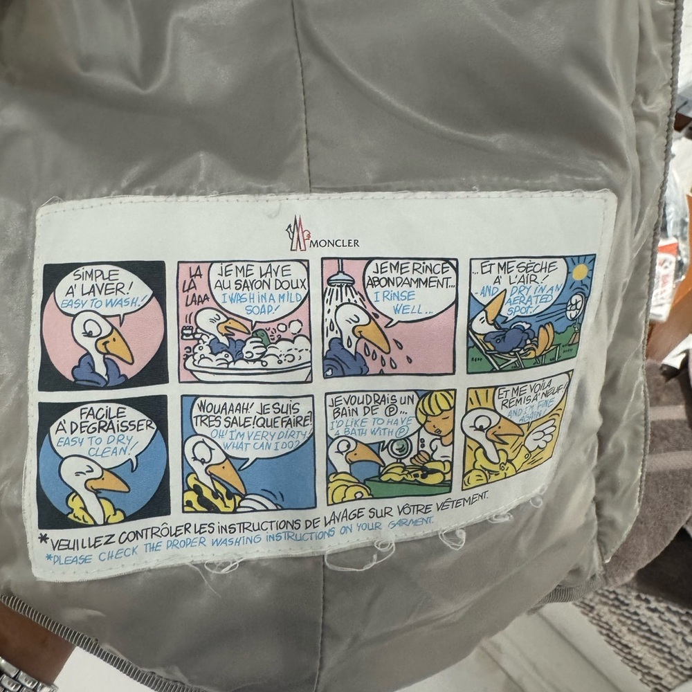 Moncler
Guery Giubbotto Down Jacket - Picture 7 of 12